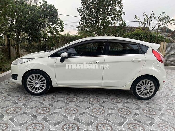 Ford Fiesta Ecoboost 2016 tự động