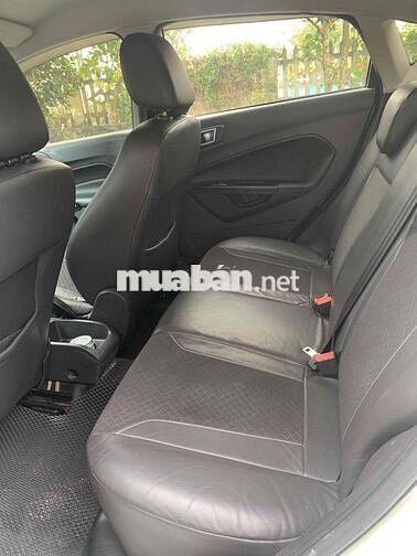 Ford Fiesta Ecoboost 2016 tự động