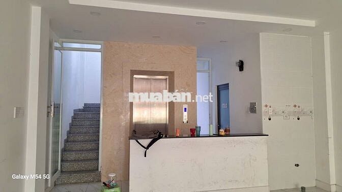 Chính chủ cho thuê gấp nhà thang máy Vạn Phúc City