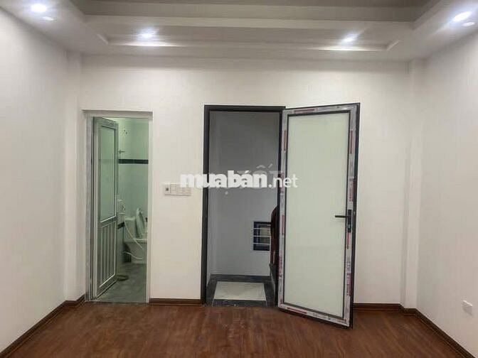 8tr - Cho thuê nhà Thạch Bàn, 35m, 3pn, nhà mới, full đồ ở ngay