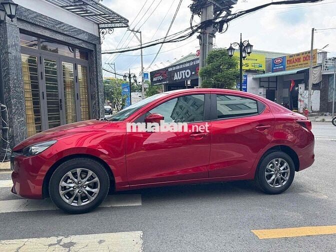 Bán Gấp Mazda 2 AT 2025 1.800 km zin 99% Như Mới