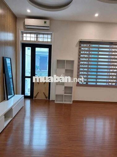 80m 4 tầng ,4 ngủ 4wc , oto vào nhà , mặt tiền lớn hơn 12 m