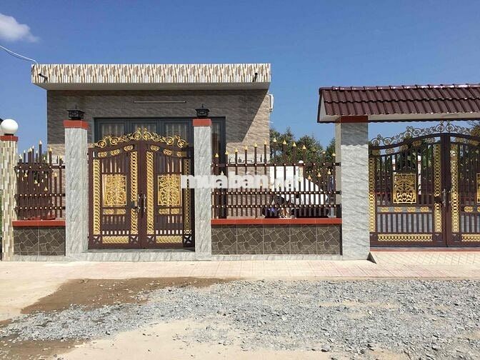 Cần bán nha chính chủ , mặt tiền chợ Hội Xuân , Cai Lậy , Tiền Giang.
