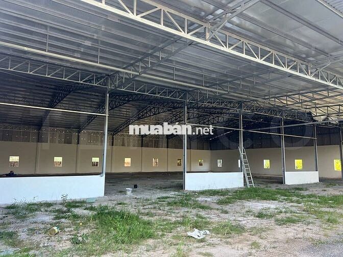 Kho xưởng bãi 1.500 m² kho xây dựng 1.200 m² điện 3 pha, gần trung tâm