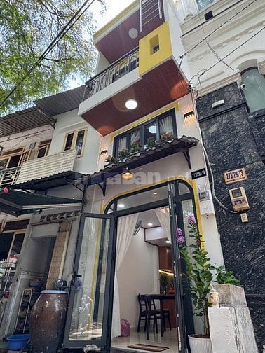 bán 4  căn nhà mặt tiền giá: 4,35tỷ, 9 tỷ số 419 bạch đằng bình Thạnh 