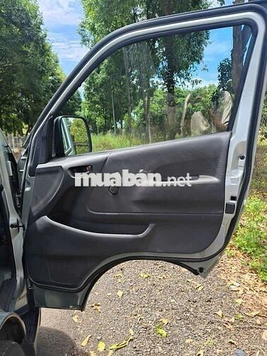 Toyota Hiace 2011 Bạc 190.000km