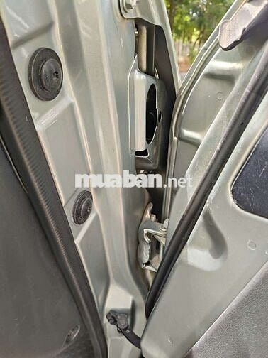 Toyota Hiace 2011 Bạc 190.000km
