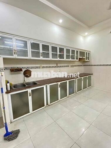 nguyên căn 90m2 ngay cầu rạch ông hẻm xe hơi