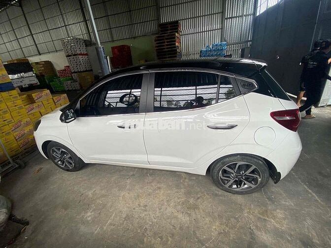 Hyundai Grand i10 Trắng 5 chỗ