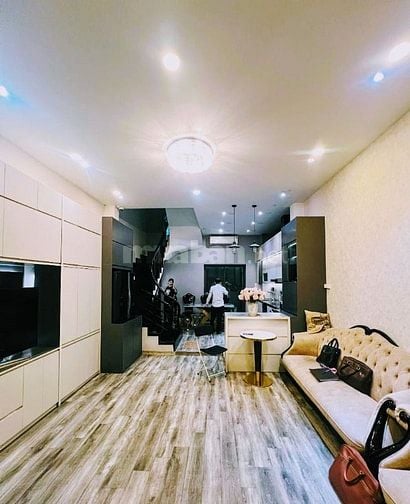 Bán Gấp siêu phẩm Cầu giấy, Hoàng Quốc việt, giá nhỉnh 20 tỷ, MT 5m