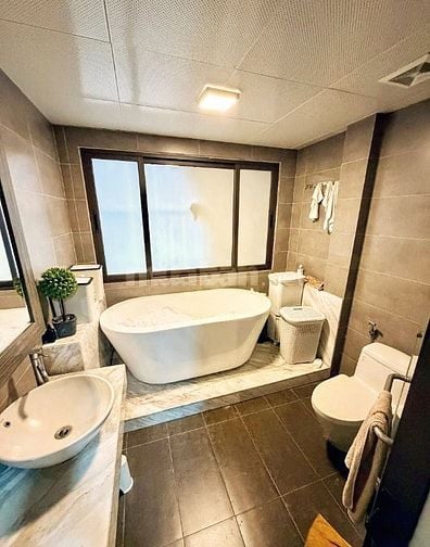 Bán Gấp siêu phẩm Cầu giấy, Hoàng Quốc việt, giá nhỉnh 20 tỷ, MT 5m