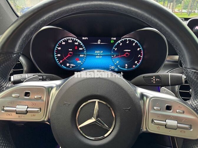 Mercedes-Benz GLC300 AMG 2022 Trắng