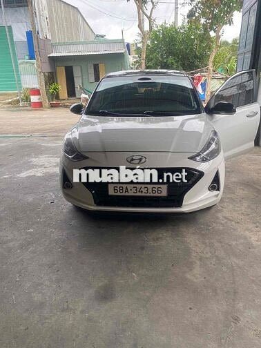 Hyundai Grand i10 Trắng 5 chỗ