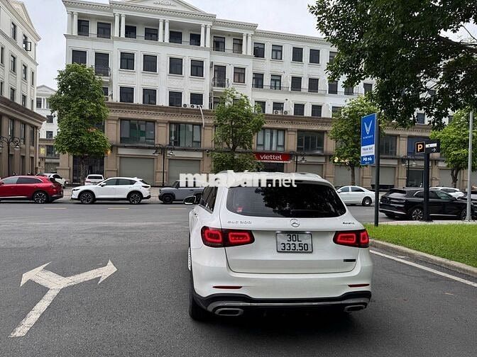 Mercedes-Benz GLC300 AMG 2022 Trắng