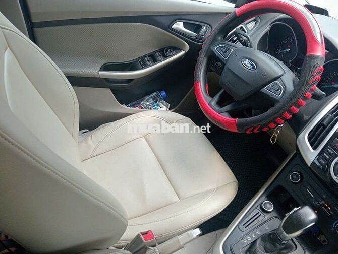 Ford Focus 2017 Trắng Tự động