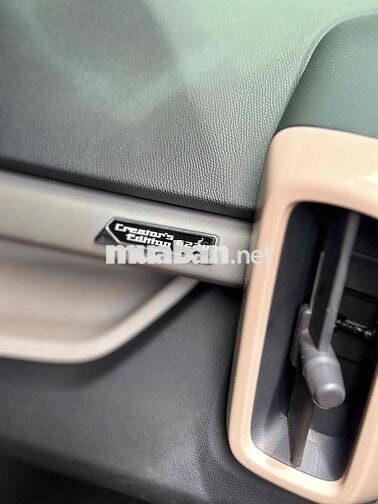 Xe điện VinFast VF3 Creator Edition Vàng