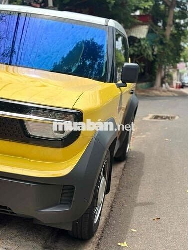 Xe điện VinFast VF3 Creator Edition Vàng