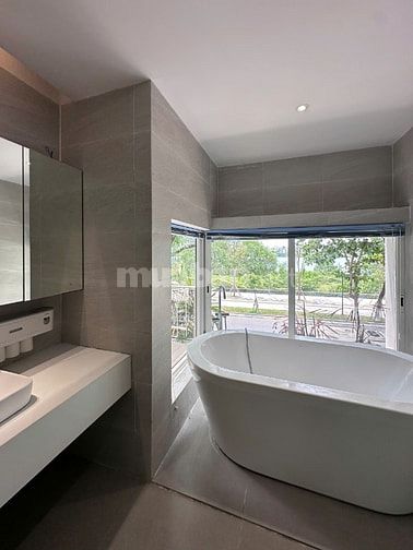 Bán biệt thự hiện đại 192 Thăng Long , khu vip Cẩm Lệ, gần nhiều tiện 