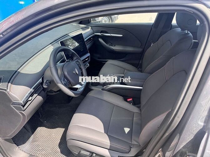 VinFast VF6 Plus 2024