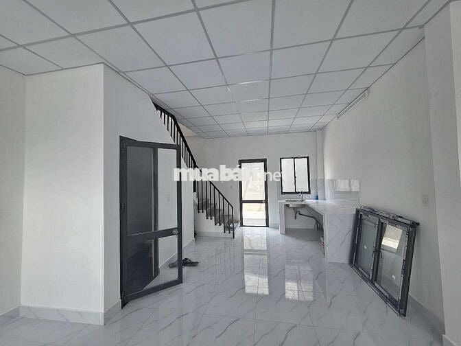 Nhà mới xây, có thể vào ở ngay hoặc cho thuê