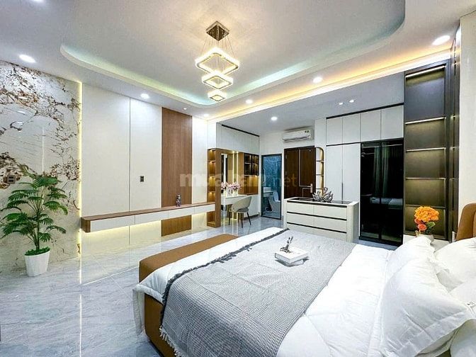 CHỈ 3 TỶ 250 GIÁ TỐT ĐẦU TƯ NHÀ NGUYỄN CỬU VÂN - BT GẦN CHỢ TÂN ĐỊNH 