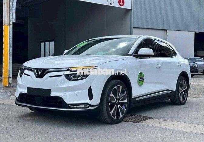 Vinfast VF8 Plus 2023 Mua Pin SDI Sẵn Hồ Sơ