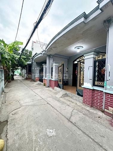 Cần bán đất Ngay P.Tân Tạo Q.Bình Tân DT 65m2 full thổ cư giá 2ti550