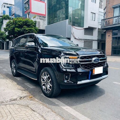 Ford Everest 2023 Titanium 4x2 AT - 38.000km