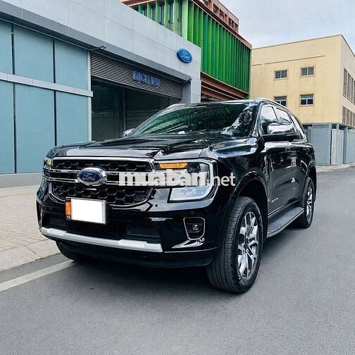 Ford Everest 2023 Titanium 4x2 AT - 38.000km