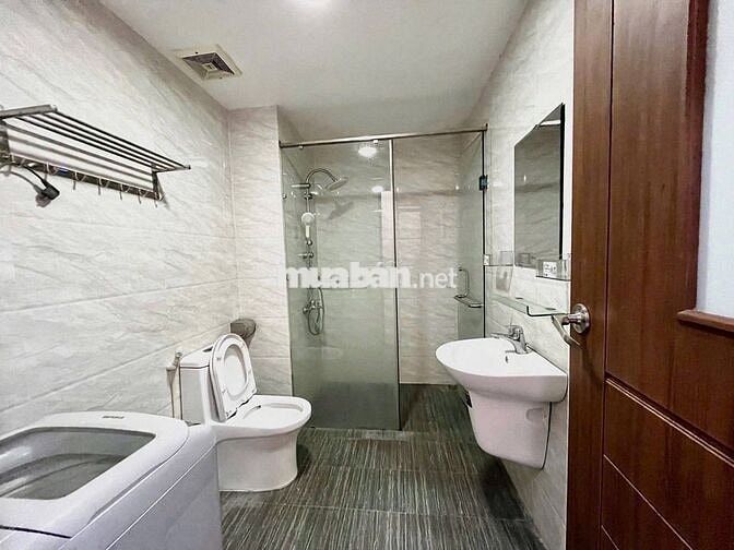 HOT Căn Hộ Ban Công Đầy Đủ Nội Thất Gần Phố Đi Bộ, MeTro Bến Thành Q1