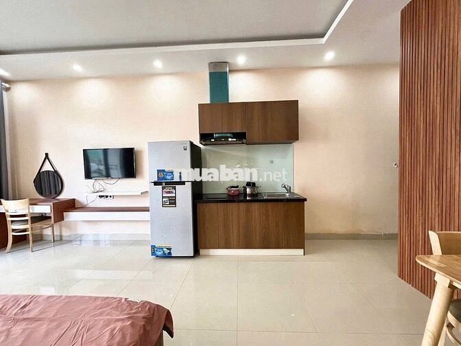 HOT Căn Hộ Ban Công Đầy Đủ Nội Thất Gần Phố Đi Bộ, MeTro Bến Thành Q1