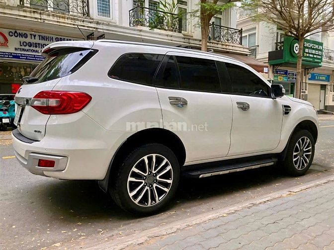 Ford Everest bản Titanium full 2 cầu SX 2019