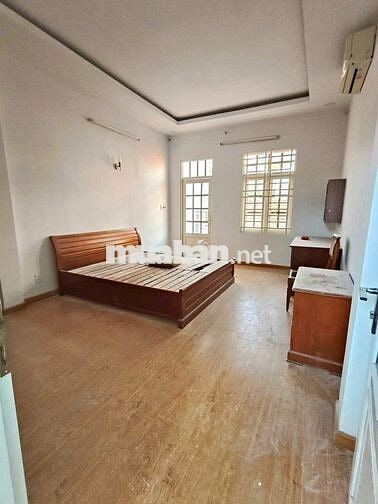 Nhà Đẹp Kha Vạn Cân 150m2, 3PN Gần ĐH Ngân Hàng, sân rộng,nhà mới