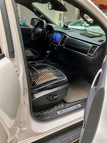 Ford Everest bản Titanium full 2 cầu SX 2019