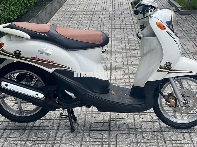 Yamaha Classico màu Trắng