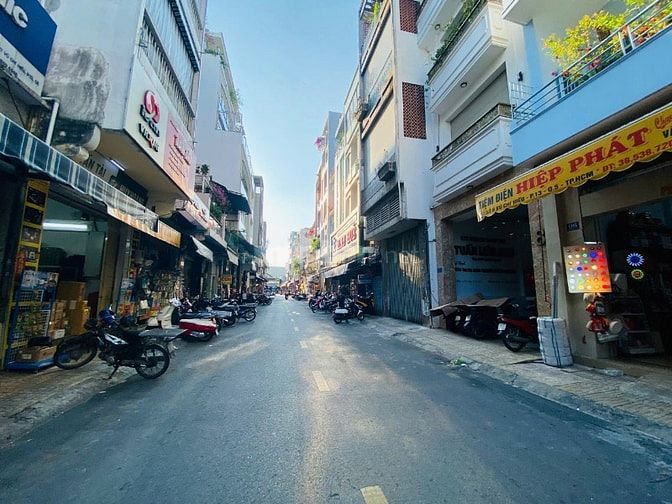 BÁN GẤP NHÀ MẶT TIỀN VŨ CHÍ HIẾU KHU CHỢ LỚN QUẬN 5