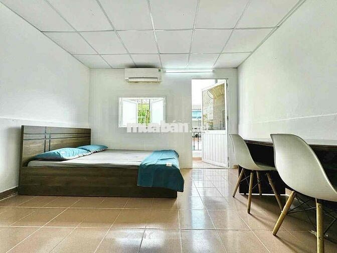 Căn Hộ Ban Công 30m2 ngay Khu Phan Xích Long