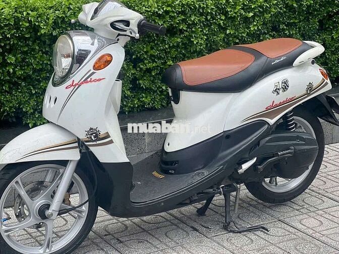 Yamaha Classico màu Trắng
