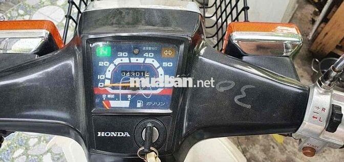 Honda Super Cub 50 Custom Đen