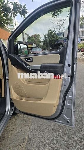 Hyundai Starex 9 chỗ Bạc Số sàn