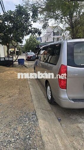 Hyundai Starex 9 chỗ Bạc Số sàn