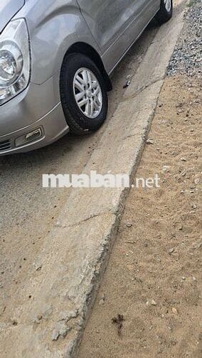 Hyundai Starex 9 chỗ Bạc Số sàn
