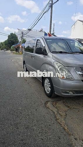Hyundai Starex 9 chỗ Bạc Số sàn