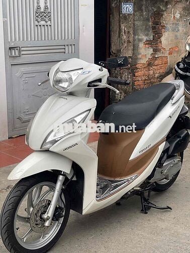 Honda Vision màu Trắng xe đẹp như mới