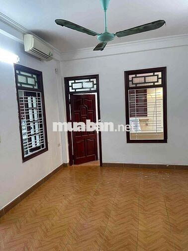 Chính chủ cho thuê nhà ngõ 445 Lạc Long Quân- Tây Hồ- Hà Nội