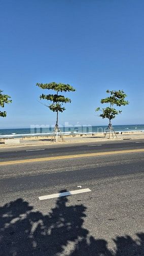 Sát biển 200m, đất đường Đinh Đạt - Sơn Trà MT đẹp 5m, vuông vức, lý t