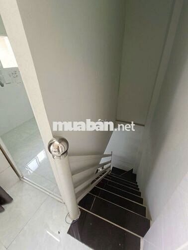 Cho thuê nhà 1 lầu, 2PN,  hẻm đường Bông Sao, Phường 5, Quận 8.