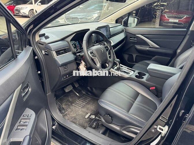Mitsubishi Xpander Cross 2024 1.5AT,màu đen,2v8km