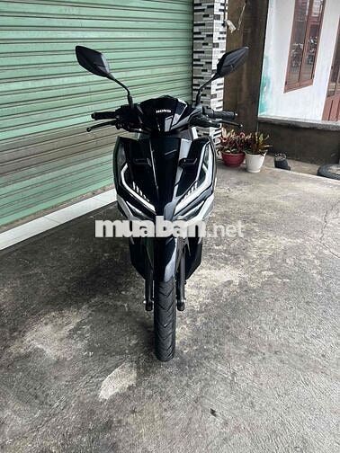 Honda Vario 2024 Bạc đen 3300km bán trả góp