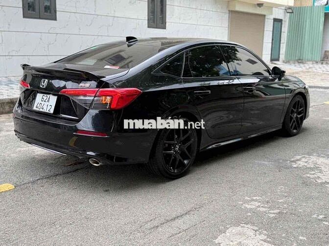 Honda Civic RS 2023 Turbo siêu lướt ! 4 vỏ theo xe